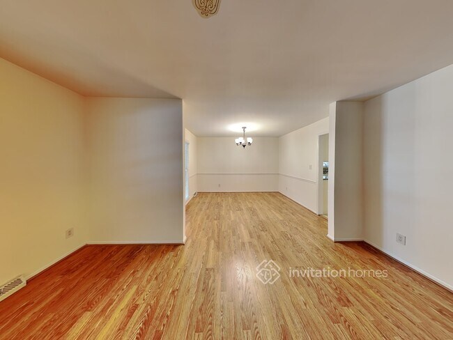 Building Photo - 4501 Woods End Ln