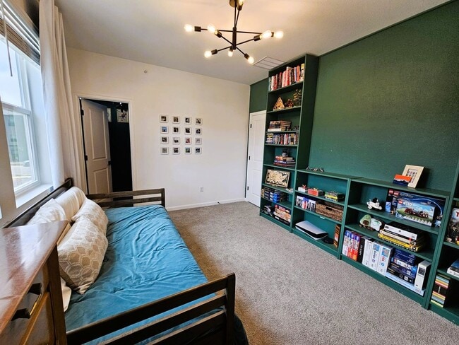 Building Photo - Great Townhome in Fort Collins
