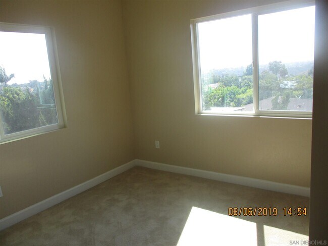 Building Photo - 5448 Mary Ln Dr