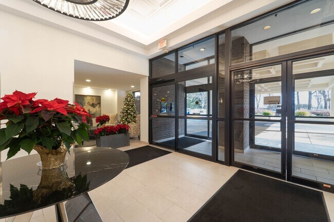 Building Photo - Contemporary 2BR/2BA Corner Condo at The Encore of McLean