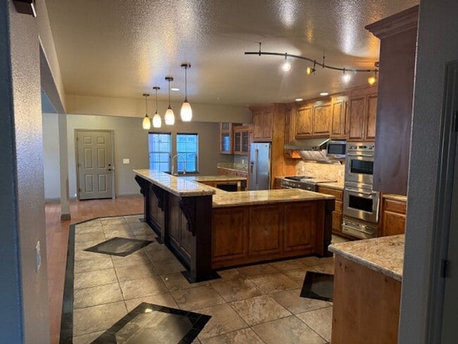 Building Photo - 2-Story Rodeo Home with Beautiful Spacious...