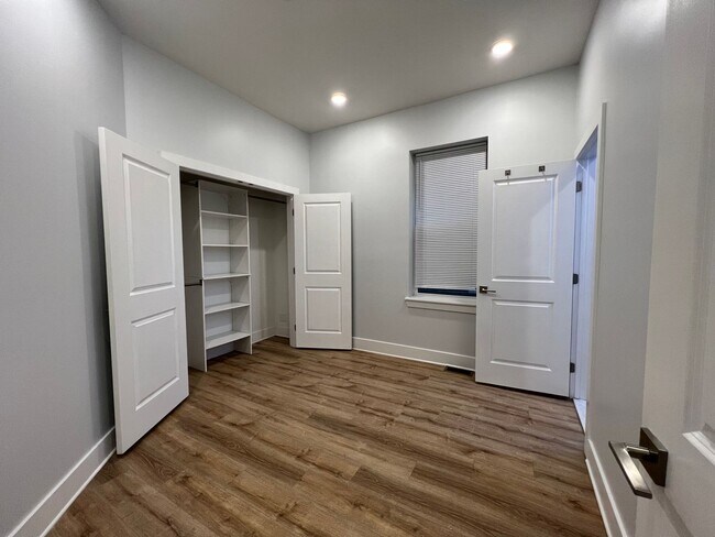 Building Photo - 4242 W Girard Ave