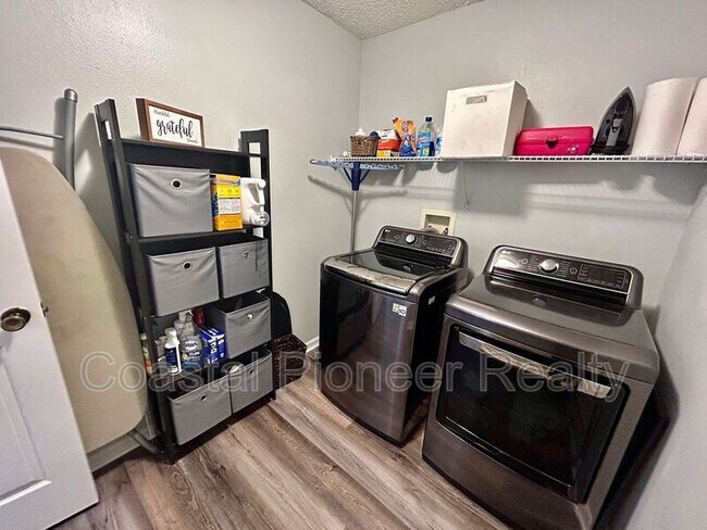 Building Photo - 8103 Stonefield Way