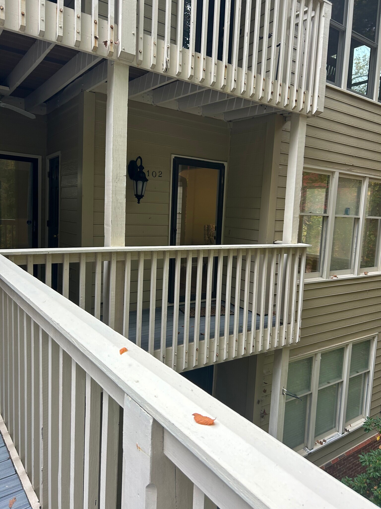 Building Photo - 102 Bainbridge Dr