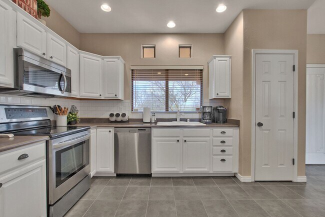 Building Photo - Rates Vary: $2,495 - $4,995