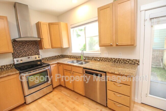 Building Photo - 15720 NE 95th Way