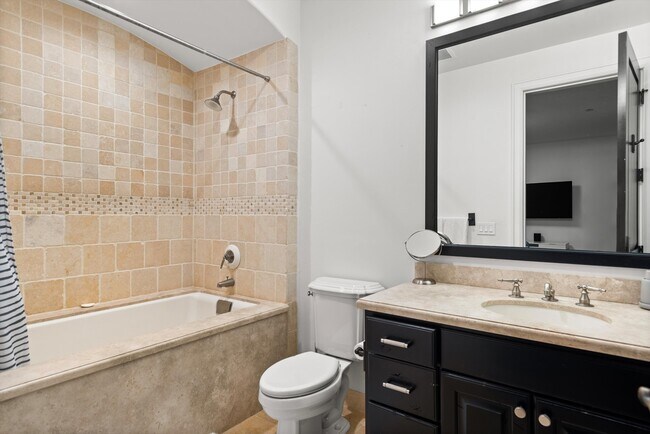 Building Photo - 289 Exhibition Ln