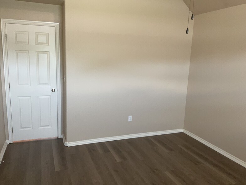 Building Photo - 4560 S 204th E Ave