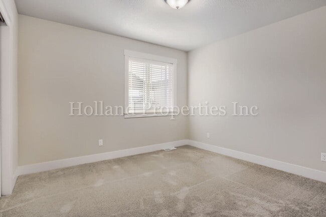Building Photo - Beautiful North Bethany Home with Resort-Style Amenities & Walkable Location!