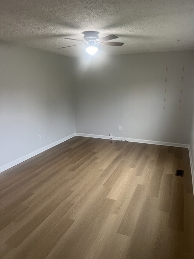 Building Photo - 204 Powell St