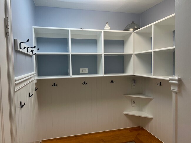 Mud Room - 1554 Willow Pond Dr