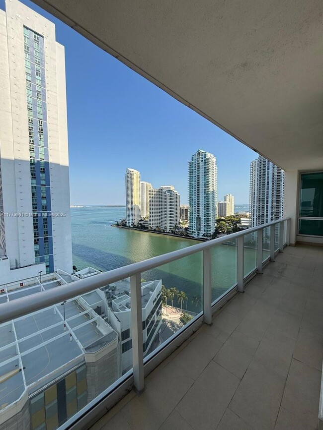Building Photo - 300 S Biscayne Blvd