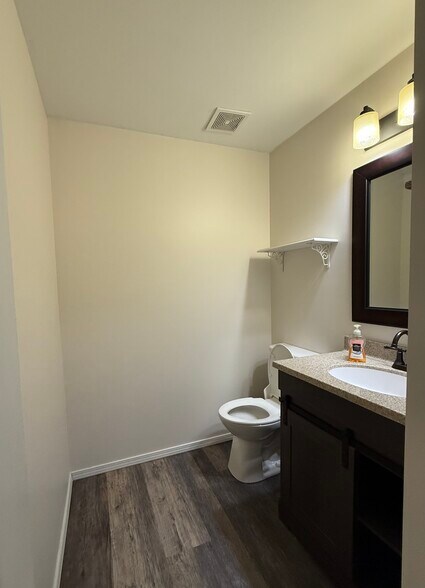 Main Level 1/2 Bath - 7717 Boardwalk Tower Cir