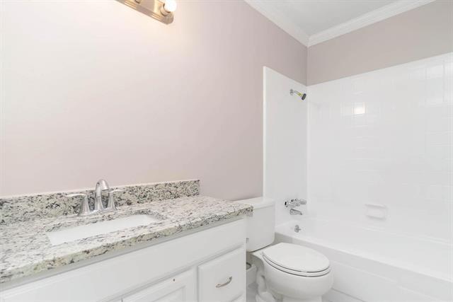 Building Photo - 2223 Lockwood Dr