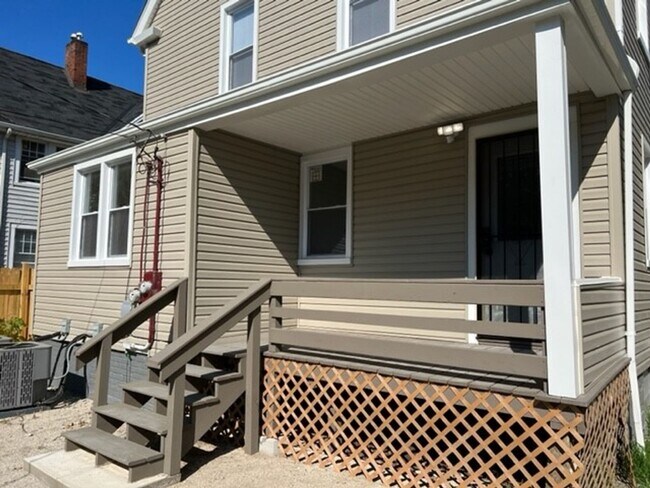 Building Photo - 1332 W 93rd St