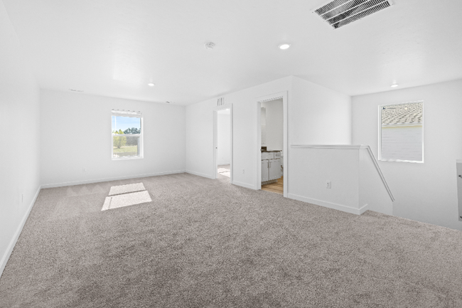 Building Photo - 279 Persian Ave
