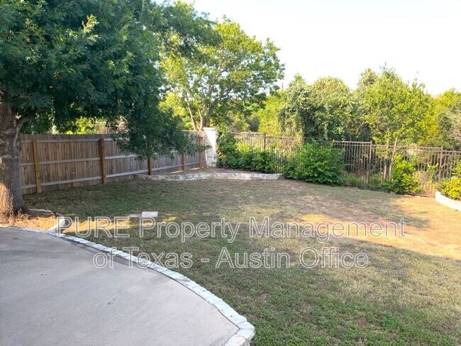 Building Photo - 10520 Dunham Forest Rd