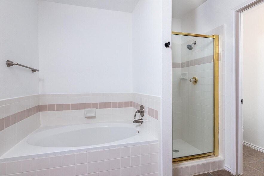 Building Photo - 11135 Quail Pass