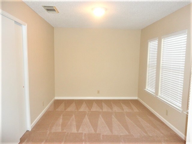 Building Photo - 4914 Dovefield Dr