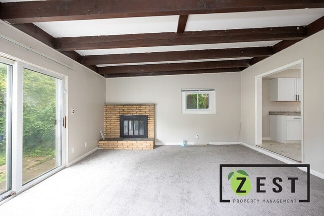 Building Photo - Charming 3-Bedroom Home Coming Soon on Det...