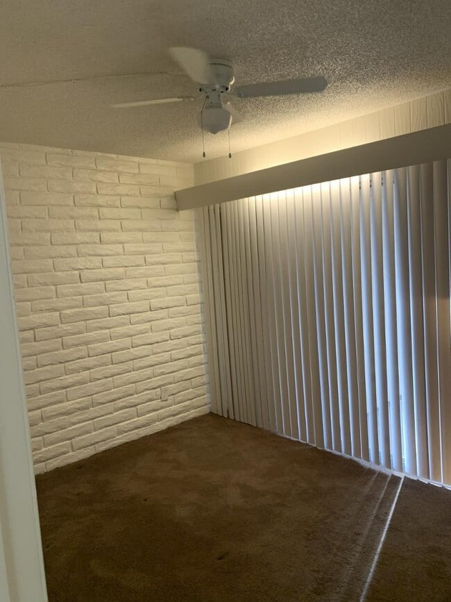 Building Photo - 4140 E Cliffside Trail