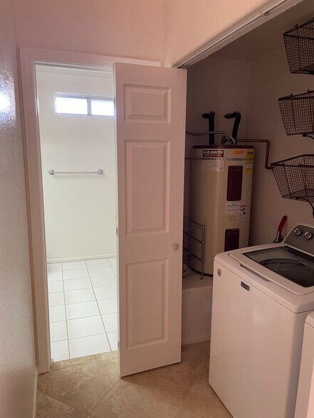 Building Photo - 53865 Avenida Mendoza