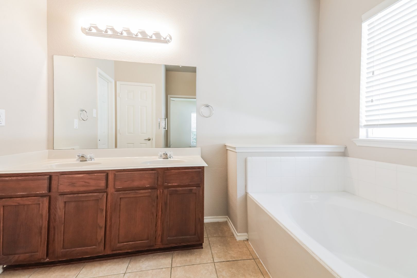 Building Photo - 9915 Wethers Field Cir
