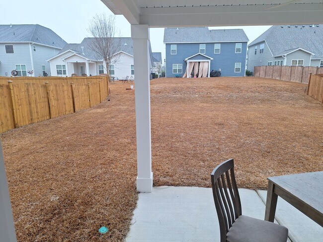 Building Photo - Beautiful Five Bedroom Home Located in Northeast Columbia!