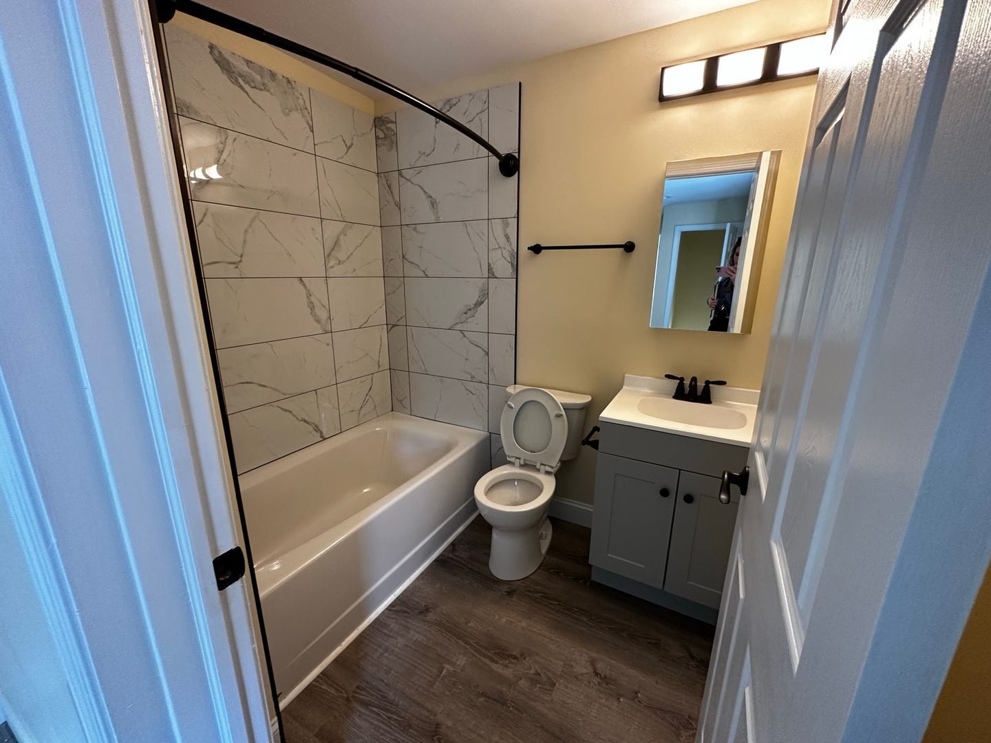 Building Photo - 10 Rose St