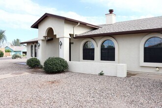 Building Photo - Home with a Pool!!!