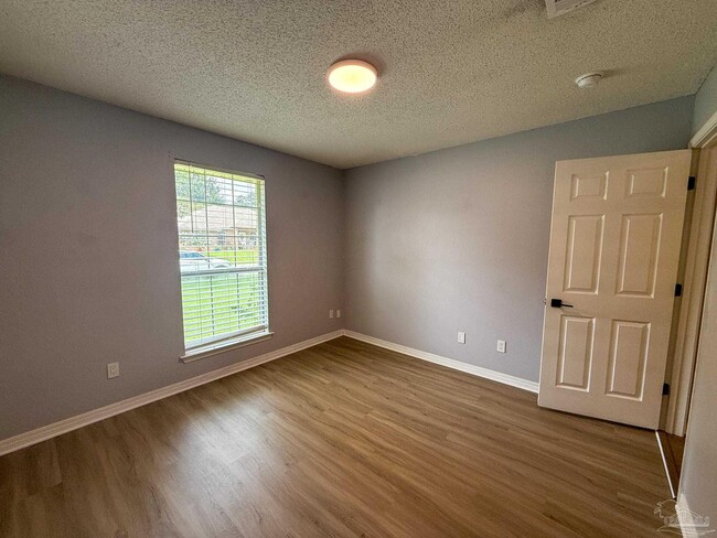 Building Photo - 1137 Carla Dr