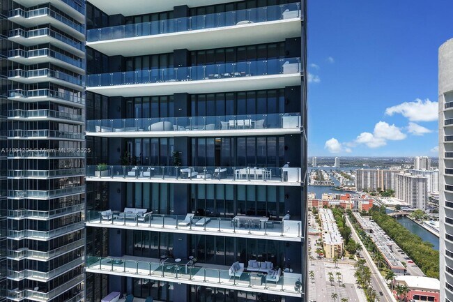 Building Photo - 17141 Collins Ave