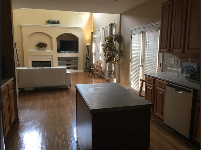 Building Photo - 6269 Greenock Dr