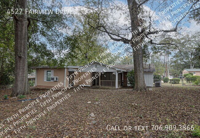 Building Photo - 4527 Fairview Dr