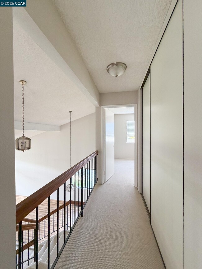 Building Photo - 118 Meadowlark Way
