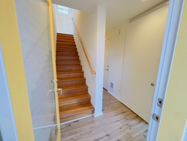 Building Photo - 3 Bedroom Central District Townhome w/ Garage, AC & Rooftop Deck
