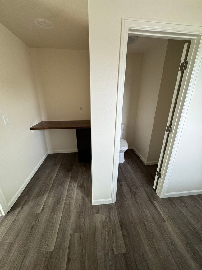 Building Photo - 4 Bedroom 2 Bath - Quiet country Property