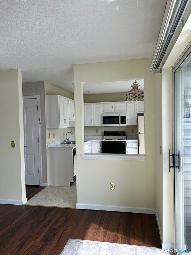 Building Photo - 10 South St