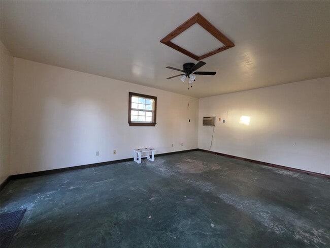 Building Photo - 9506 Schmidt Ln