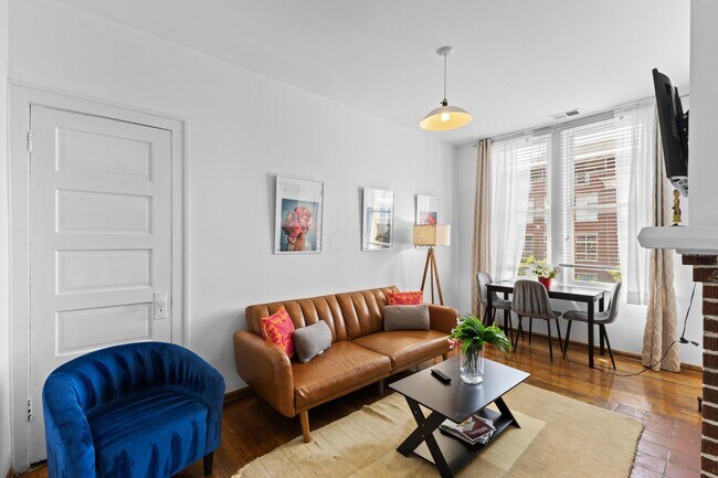 Building Photo - 854 N High St