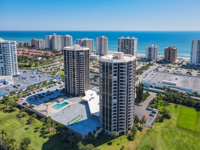 Building Photo - Stunning Penthouse Rental with Intracoasta...