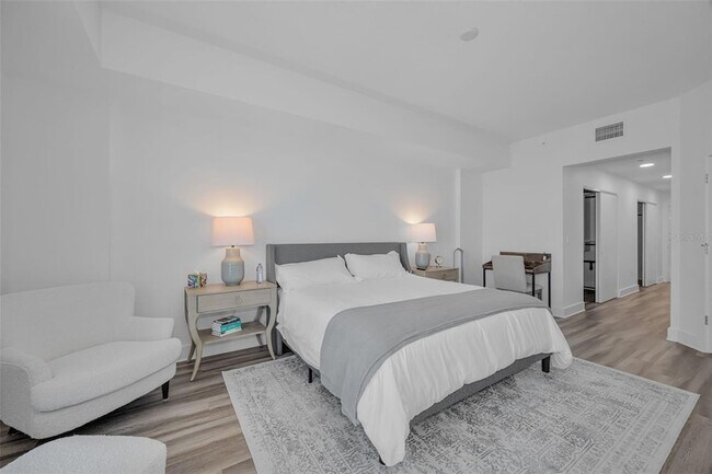 Building Photo - 415 Island Way