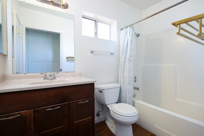 Building Photo - 2112-2114 Thomas Avenue - 2114 Unit 1-
