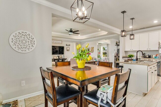 Building Photo - Bright, Beautiful Home in the Highly Desirable Sunrise Gated Community!