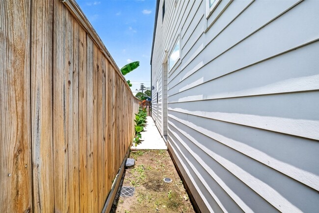 Building Photo - 7314 Avenue L