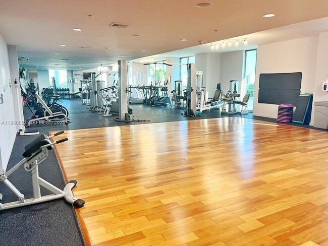 Building Photo - 7901 Hispanola Ave