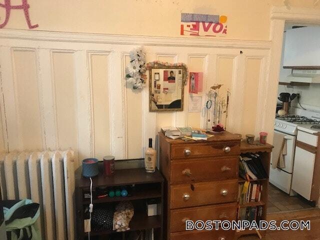 Building Photo - 447 Park Dr