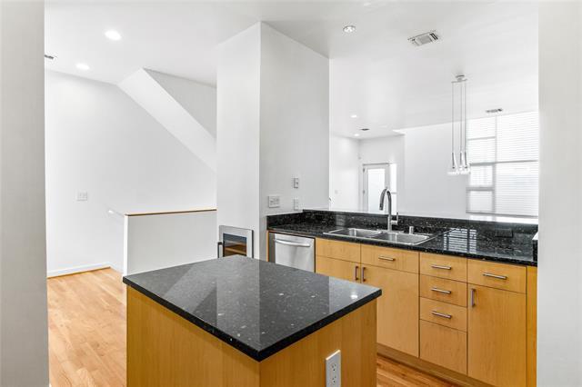 Building Photo - 4022 Travis St