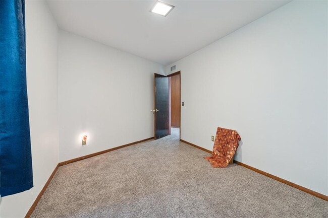 Building Photo - 2200 US-81