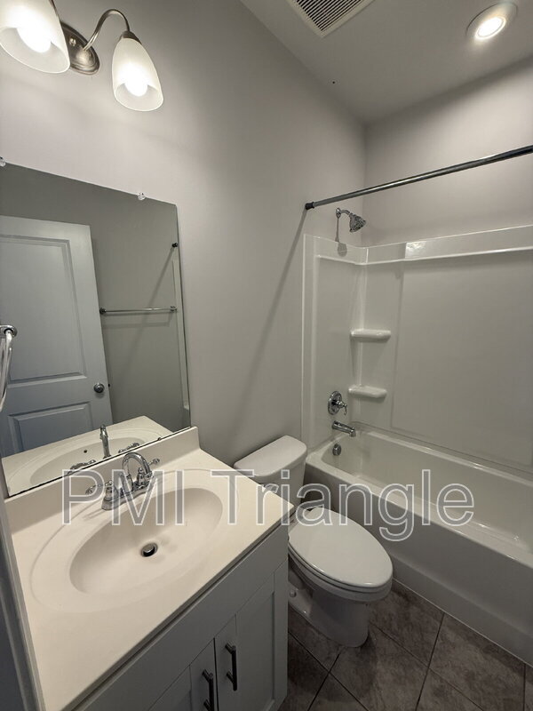 Building Photo - 67 Blakely St